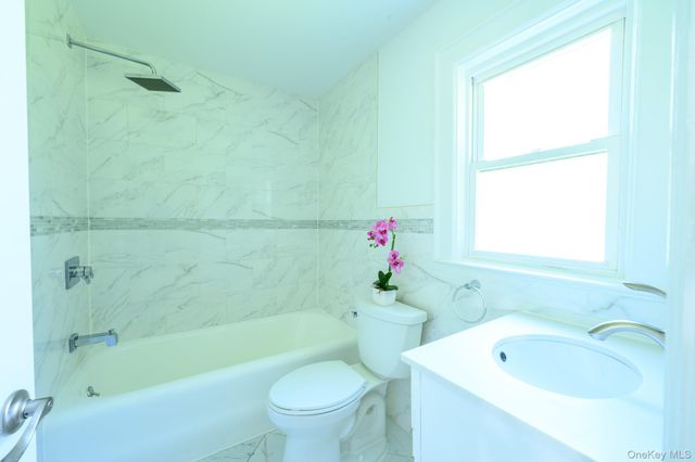 15 Ranger Place, New Rochelle, NY 10804