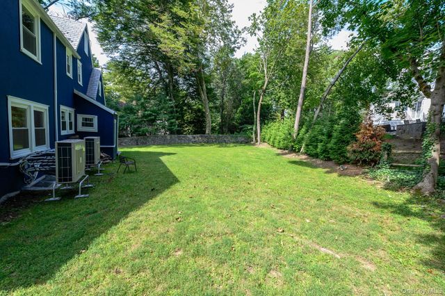 15 Ranger Place, New Rochelle, NY 10804