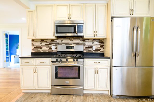 15 Ranger Place, New Rochelle, NY 10804