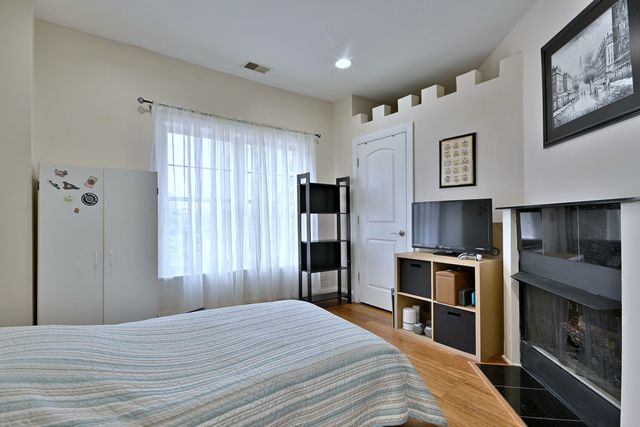 4953 Oakton Street 205, Skokie, IL 60077