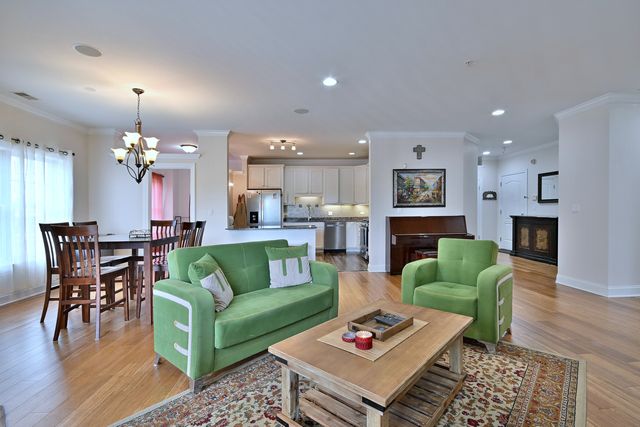 4953 Oakton Street 205, Skokie, IL 60077