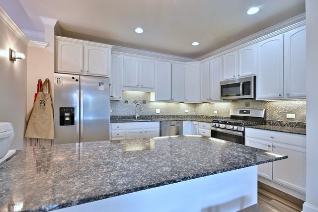 4953 Oakton Street 205, Skokie, IL 60077