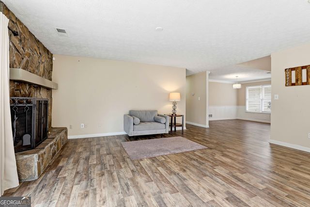 541 Covered Bridge Trail, Fayetteville, GA 30214