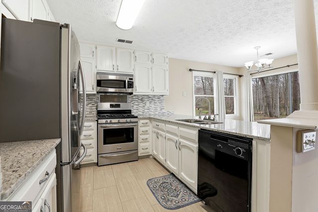 541 Covered Bridge Trail, Fayetteville, GA 30214