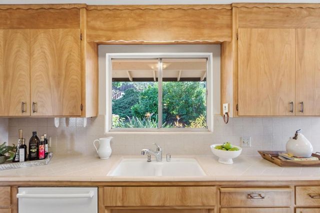 1235 Via Huerta, Los Altos, CA 94024