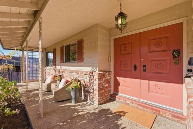 1235 Via Huerta, Los Altos, CA 94024