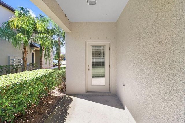 9536 PEMBROOKE PINES DRIVE, Sun City Center, FL 33573