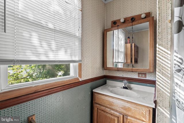 1186 BREWER AVE, Westville, NJ 08093