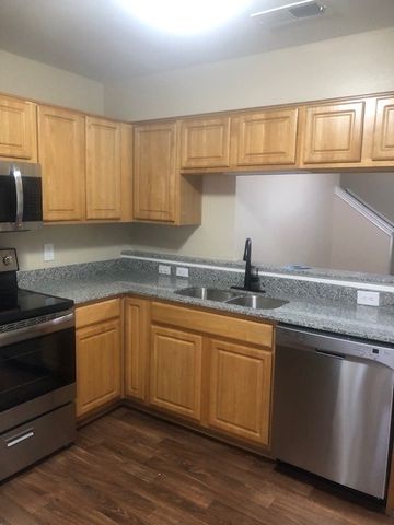 3421 McFarlin Boulevard 13, University Park, TX 75205