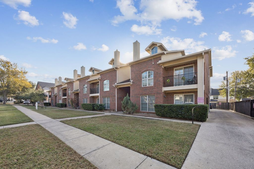 3421 McFarlin Boulevard 13, University Park, TX 75205