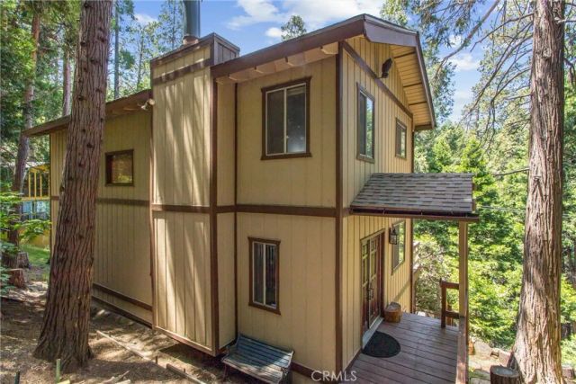 24379 Horst, Crestline, CA 92325