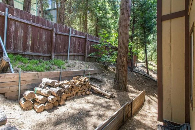 24379 Horst, Crestline, CA 92325