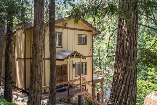 24379 Horst, Crestline, CA 92325