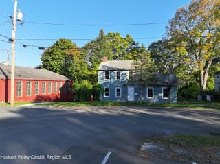 11 N Montgomery Street, Athens, NY 12015
