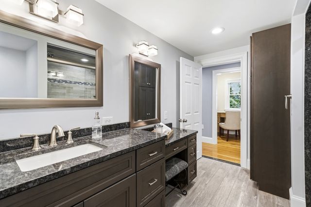 97 Hartwell Rd, Bedford, MA 01730