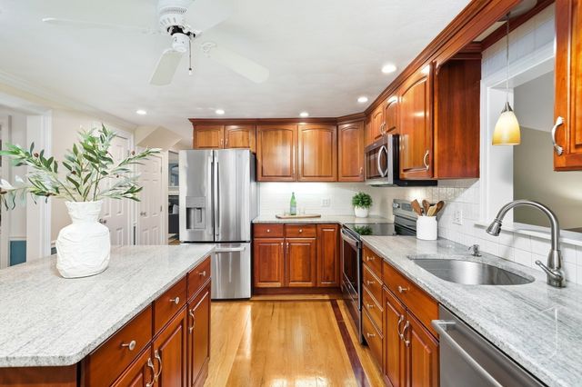 97 Hartwell Rd, Bedford, MA 01730