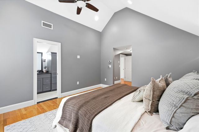 97 Hartwell Rd, Bedford, MA 01730