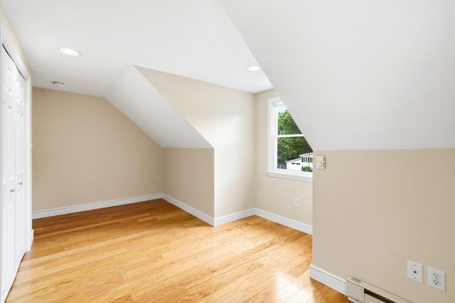 97 Hartwell Rd, Bedford, MA 01730