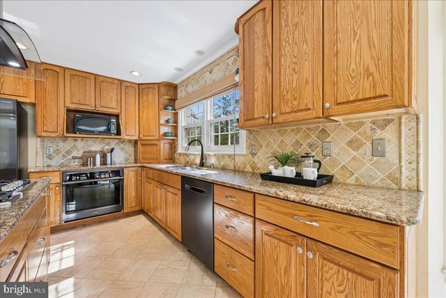13511 FALLEN OAK CT, Chantilly, VA 20151