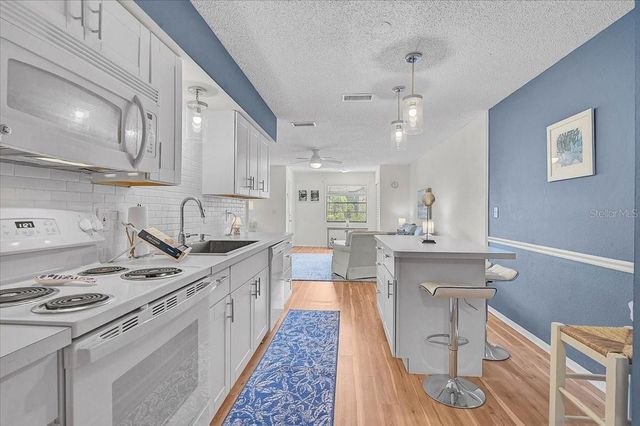 4108 66TH STREET CIRCLE W 4108, Bradenton, FL 34209