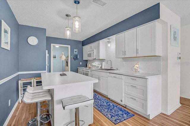 4108 66TH STREET CIRCLE W 4108, Bradenton, FL 34209