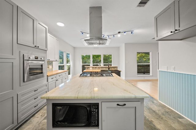 4510 Lininger Lane, Dickinson, TX 77539