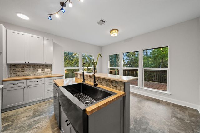 4510 Lininger Lane, Dickinson, TX 77539