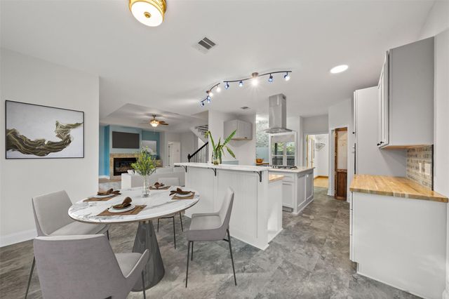 4510 Lininger Lane, Dickinson, TX 77539