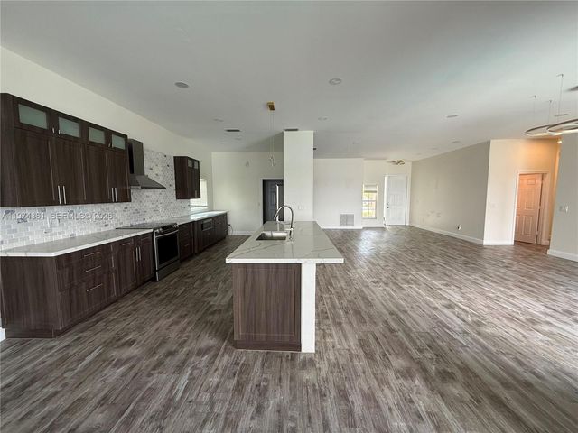 18335 NW 12th St, Pembroke Pines, FL 33029