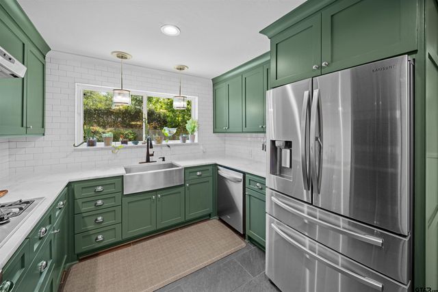 917 Rhodes Dr., Tyler, TX 75701