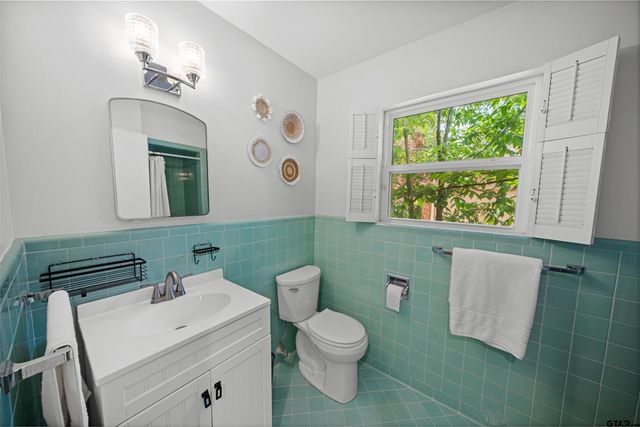 917 Rhodes Dr., Tyler, TX 75701