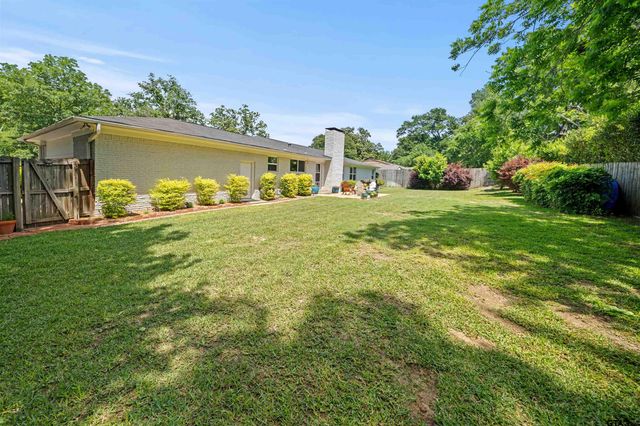 917 Rhodes Dr., Tyler, TX 75701