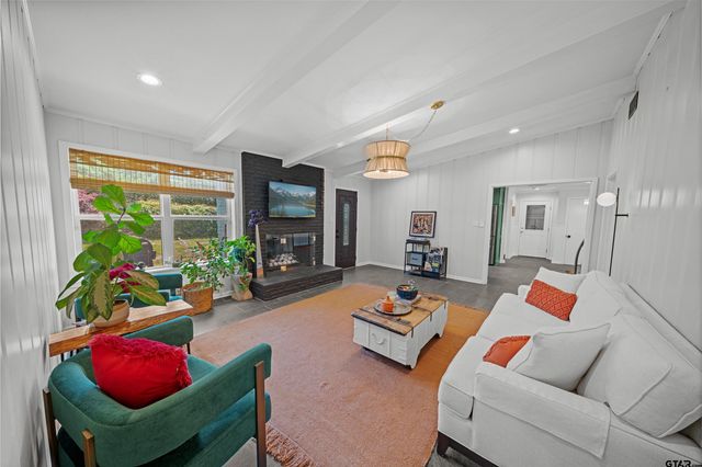 917 Rhodes Dr., Tyler, TX 75701