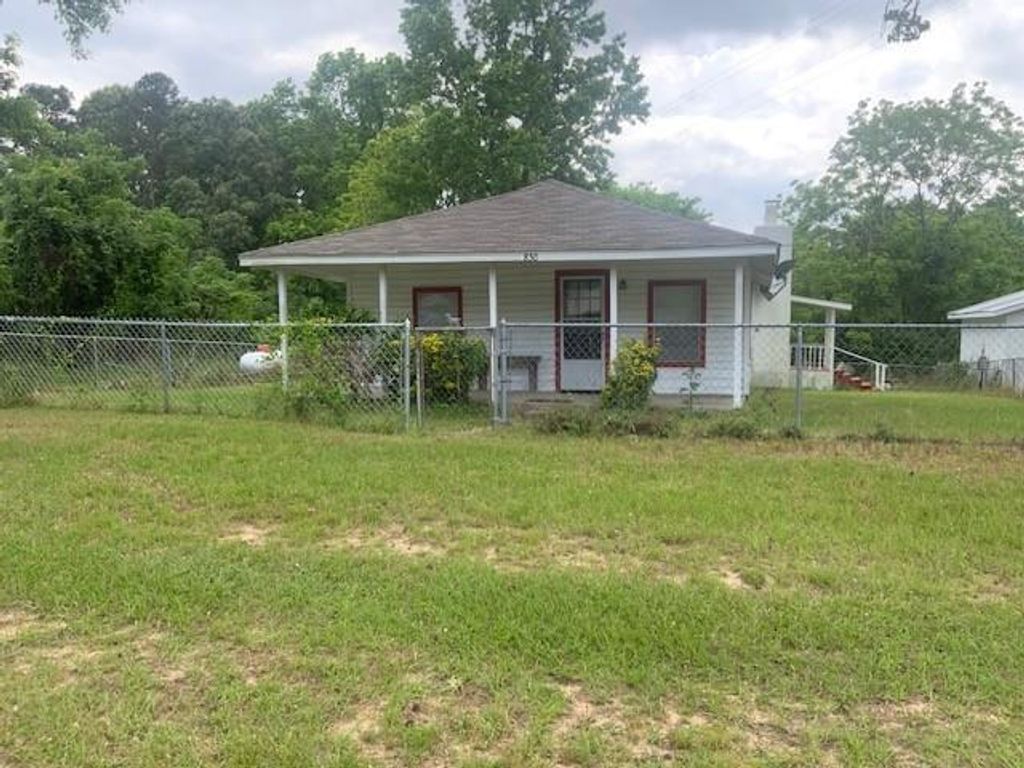 850 Slade Street, Coldspring, TX 77331