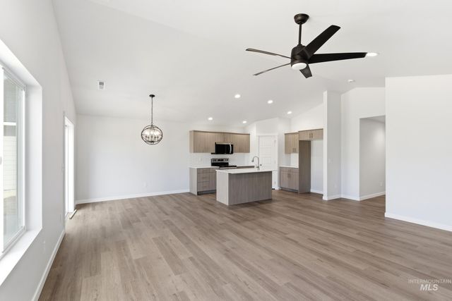 7337 W Newtown Dr, Eagle, ID 83616