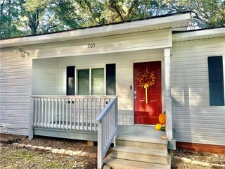 305 MORIARITY Street, Pineville, LA 71360