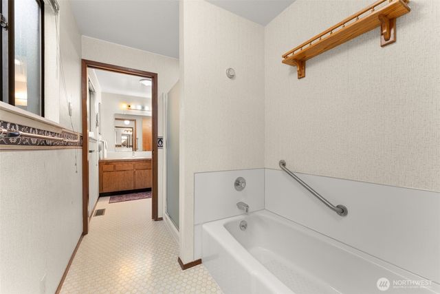 1517 Briarwood Court NW, Olympia, WA 98502