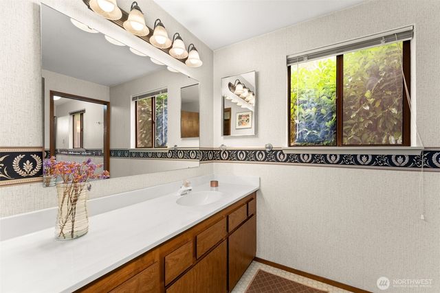 1517 Briarwood Court NW, Olympia, WA 98502