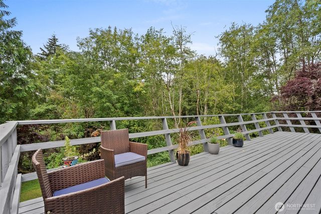 1517 Briarwood Court NW, Olympia, WA 98502