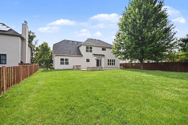 2095 Rockland Drive, Aurora, IL 60503