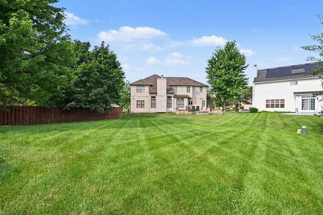 2095 Rockland Drive, Aurora, IL 60503