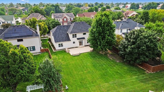2095 Rockland Drive, Aurora, IL 60503