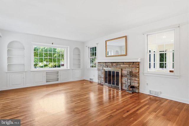 300 PINGREE AVE, Ewing, NJ 08618