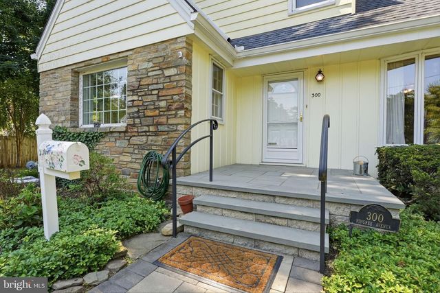 300 PINGREE AVE, Ewing, NJ 08618