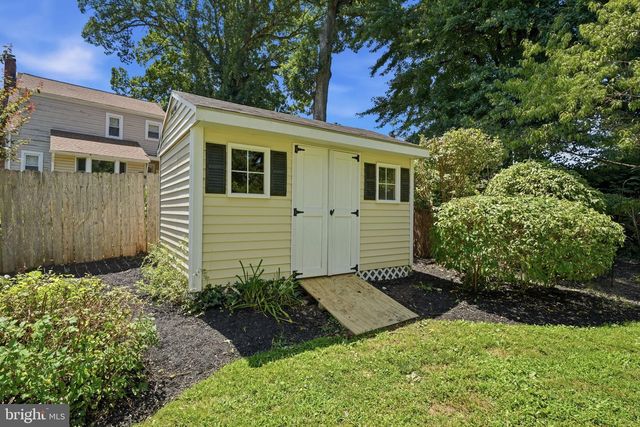 300 PINGREE AVE, Ewing, NJ 08618