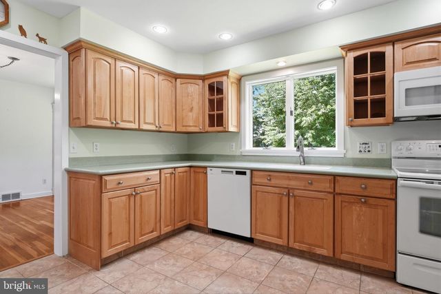 300 PINGREE AVE, Ewing, NJ 08618