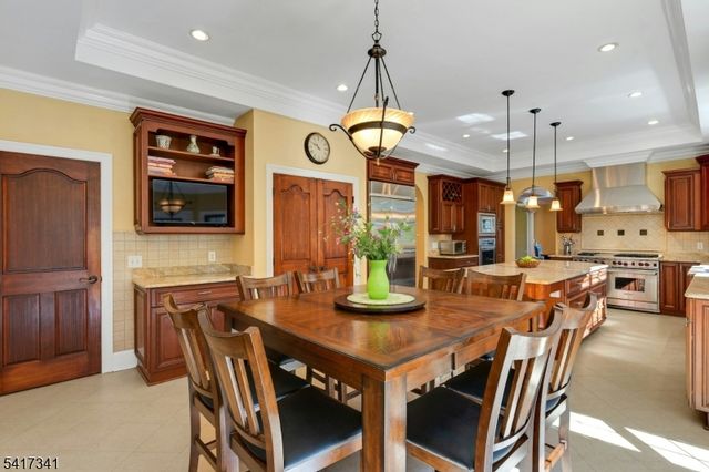 916 VALLEY ROAD, Watchung Boro, NJ 07069