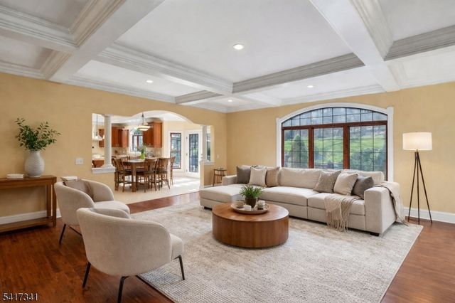 916 VALLEY ROAD, Watchung Boro, NJ 07069