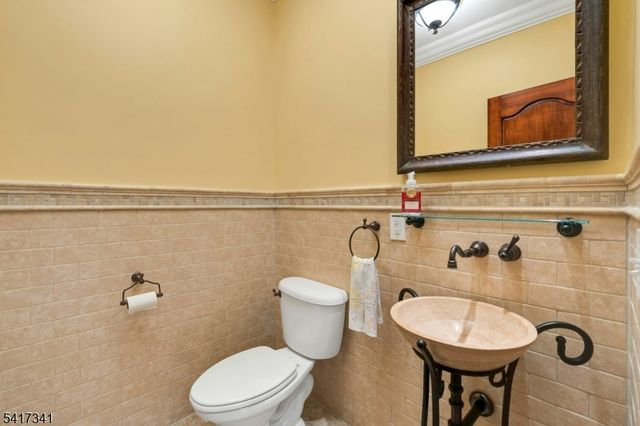 916 VALLEY ROAD, Watchung Boro, NJ 07069