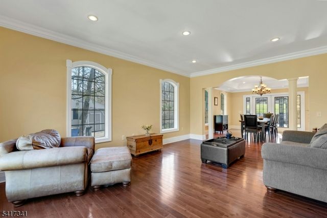 916 VALLEY ROAD, Watchung Boro, NJ 07069